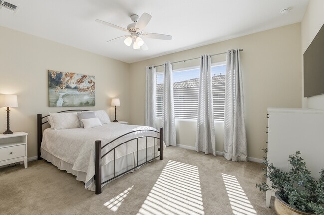 Building Photo - 737 E Beauchamp Dr