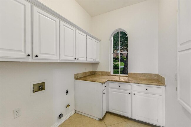 Building Photo - 5506 Merrywing Cir