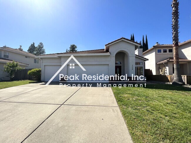 Primary Photo - Wonderful Roseville 3bd/2ba House With 3 C...