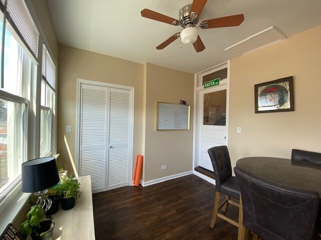 Building Photo - 5546 N Marmora Ave