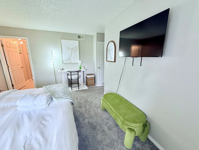 Building Photo - 6380 S Boston St