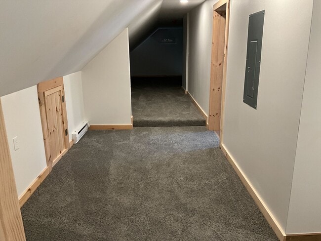 Building Photo - 8 Woodland Ct