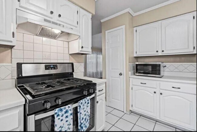 Building Photo - 2607 Beechnut Trce