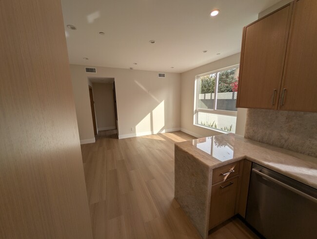 Building Photo - 6330 Mary Ellen Ave