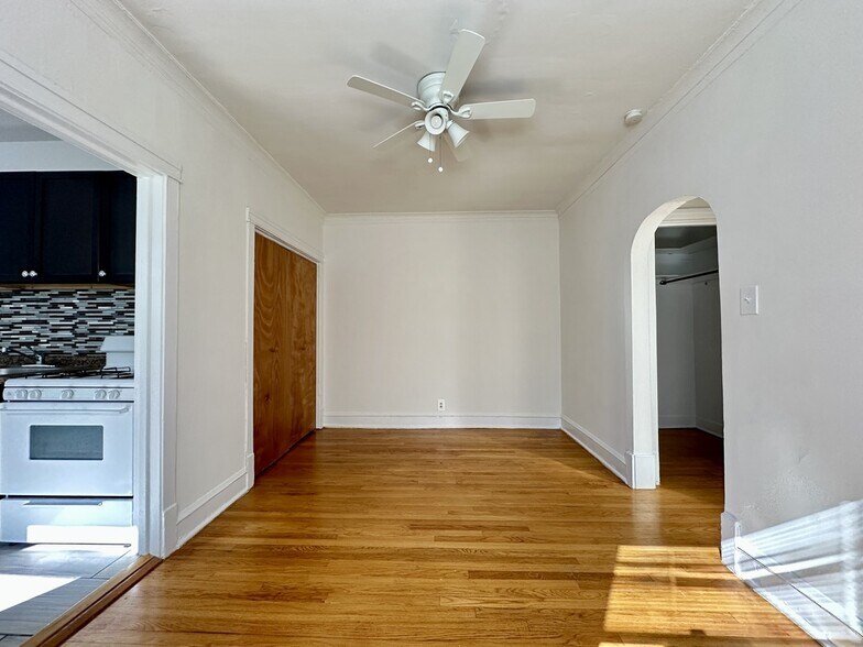 Building Photo - 6347 N Magnolia Ave