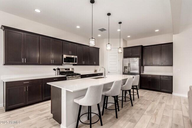 Building Photo - 941 W Treasure Trl