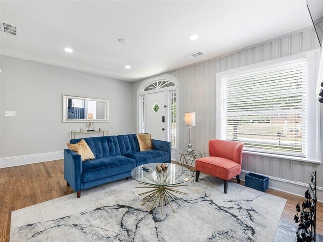 Building Photo - 1054 Katherwood Dr SW
