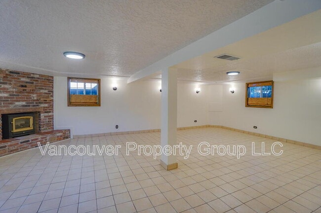 Building Photo - 2814 H St