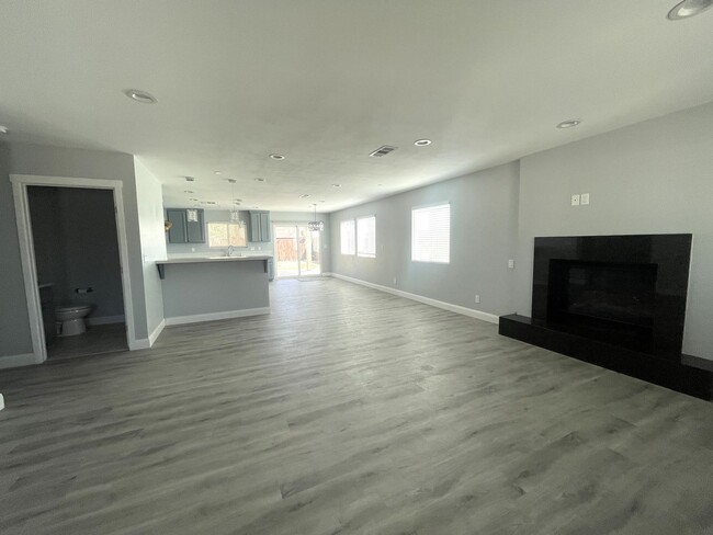 Building Photo - Gorgeous New Construction!