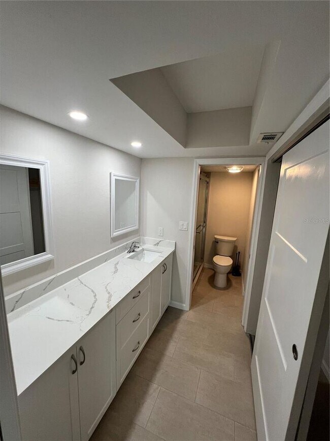Building Photo - 14459 River Beach Dr