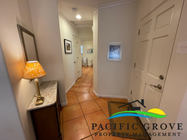 Building Photo - Beautiful Mediterranean 2-Bedroom House in...