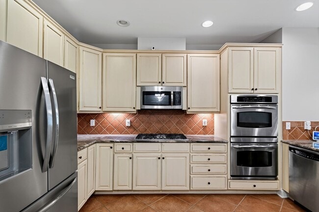Building Photo - 10411 Rosegate Ct