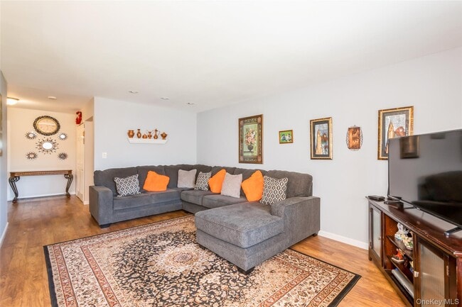 Building Photo - 138 Country Club Ln