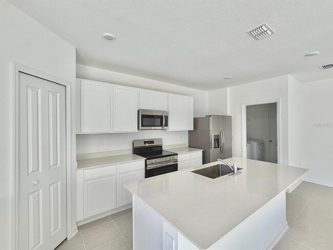 Building Photo - 3658 Hardman Dr