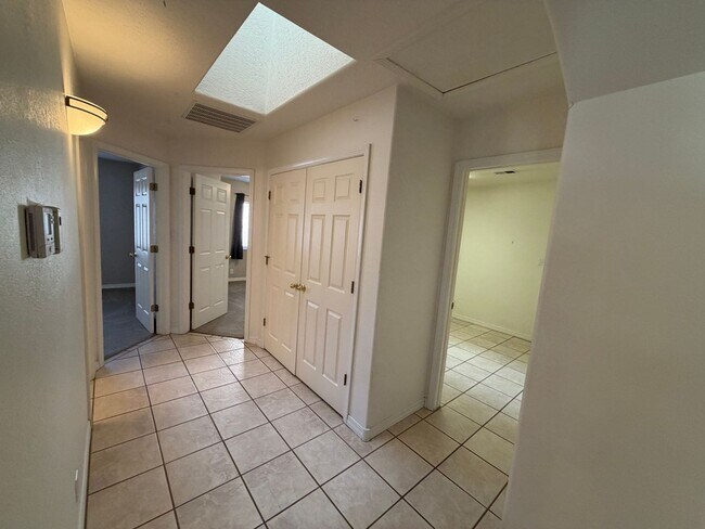 Building Photo - 3 Bedroom Home Near Louisiana Blvd NE & Paseo Del Norte Blvd NE!