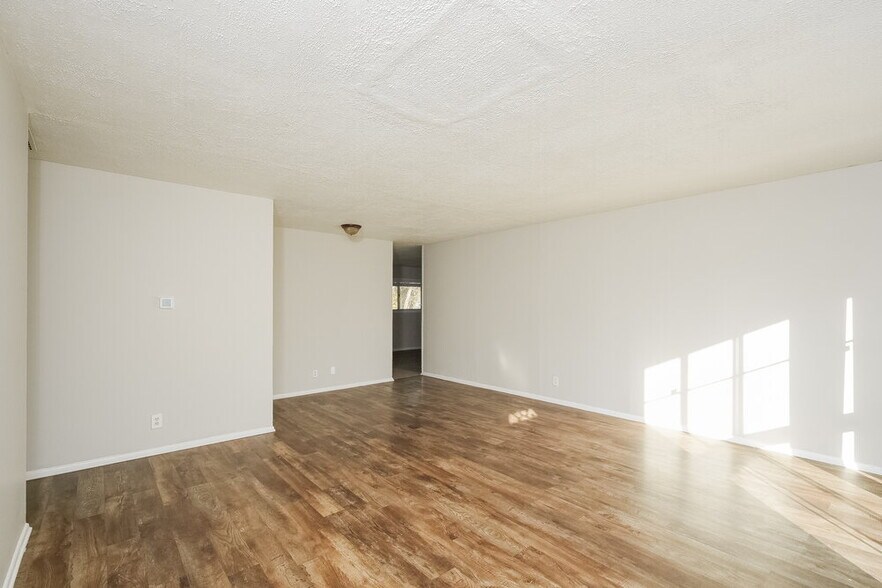 Building Photo - 3478 Hermosa Ct