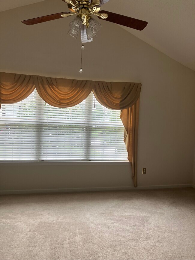 Building Photo - 1 E Okaloosa Way