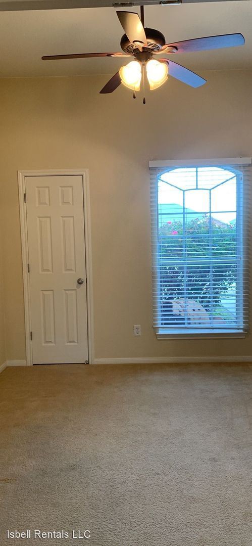 Building Photo - 4 br, 2 bath House - 2501 Wisteria Lane