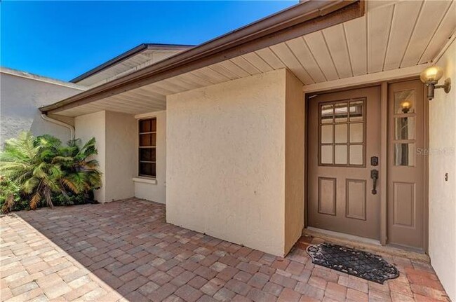 Building Photo - 4644 La Jolla Dr