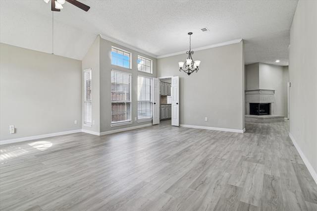 Building Photo - 711 Cottonwood Bend Dr