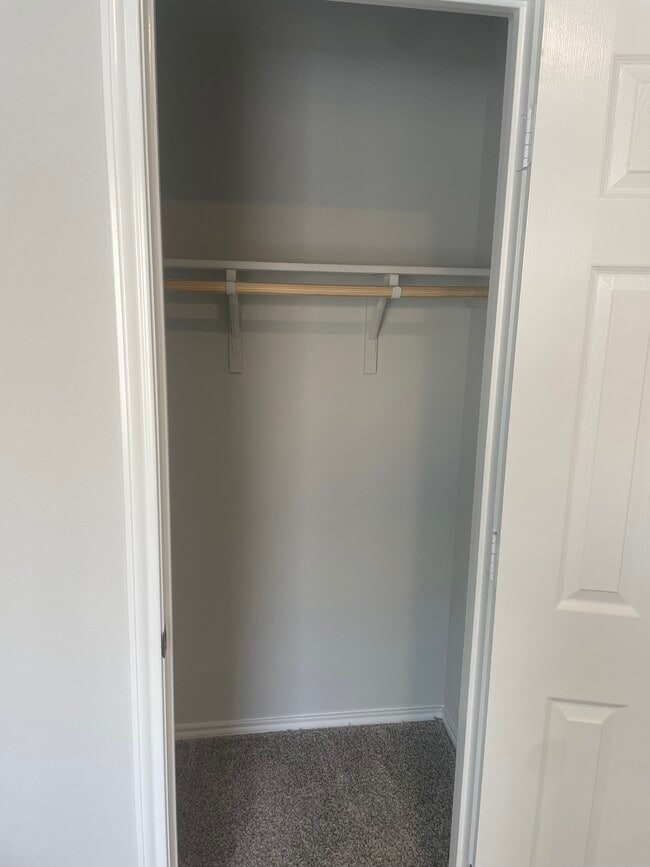 Building Photo - 1009 Cedar Trail