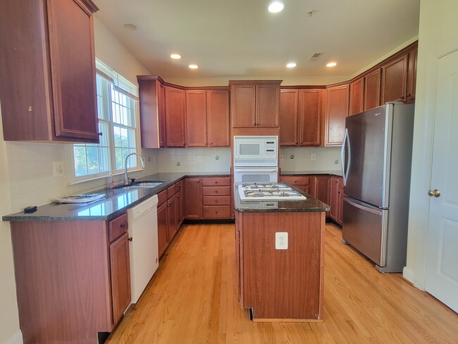 Building Photo - 18403 Polynesian Ln