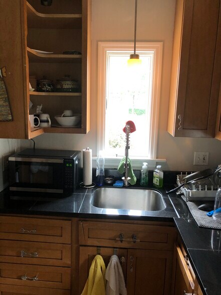 Stainless steel sink - 1571 Whitcomb Ave