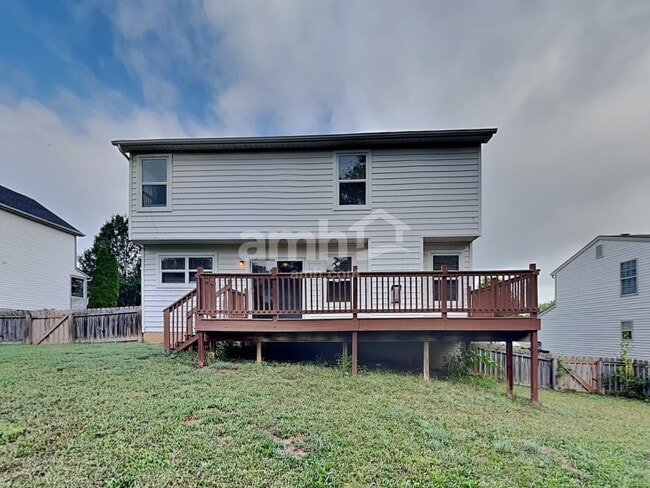 Building Photo - 512 Longview St