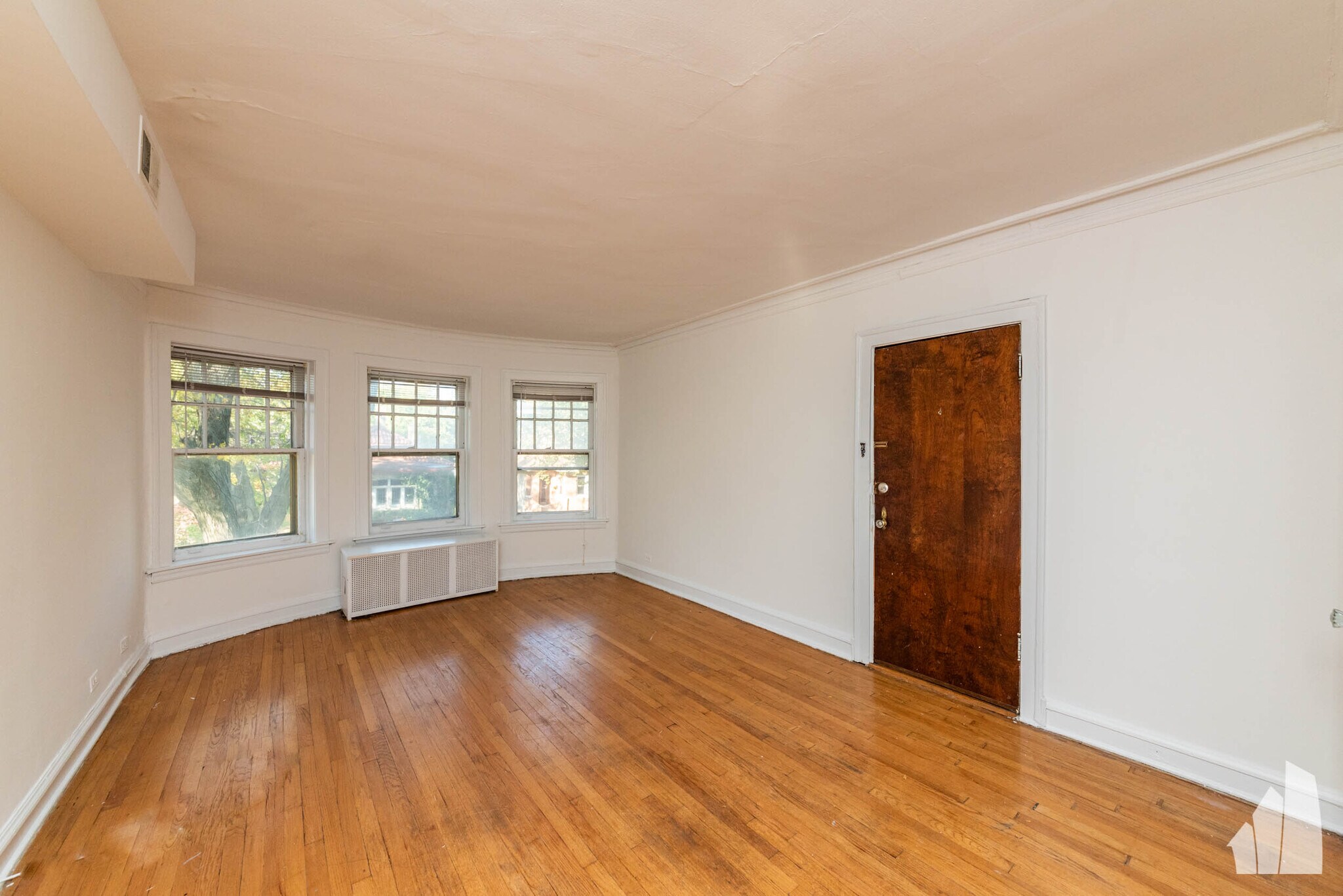 Building Photo - 2654 W Ardmore Ave