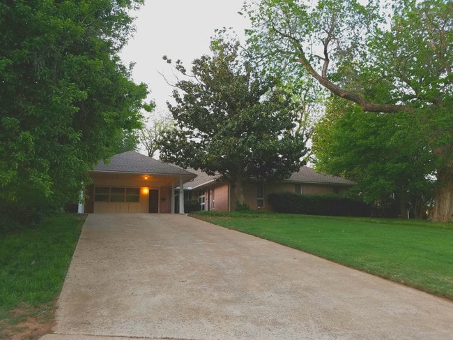 Building Photo - Terrace