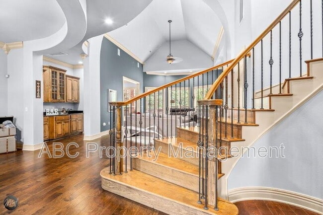 Building Photo - 5106 Sloan Cir