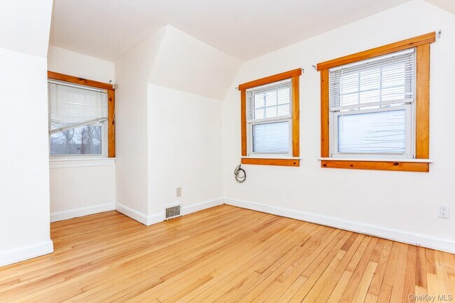 Building Photo - 530 Union Ave