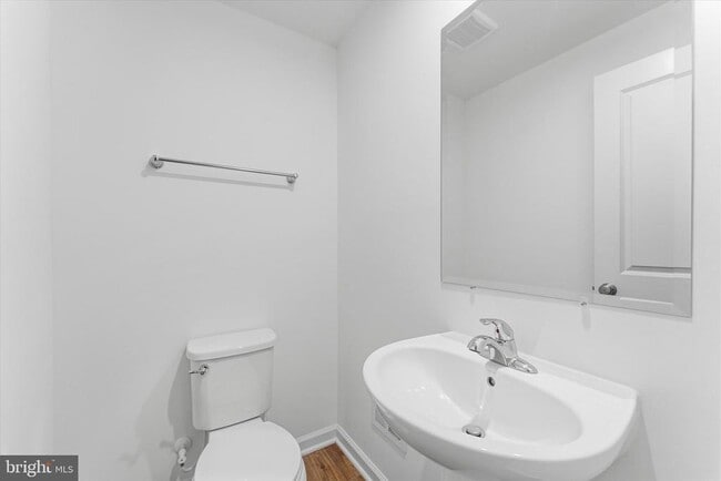 Building Photo - 501 Fontana Cir