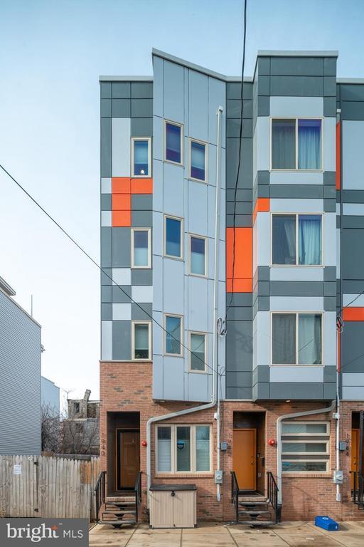 Building Photo - 1940 N Orianna St