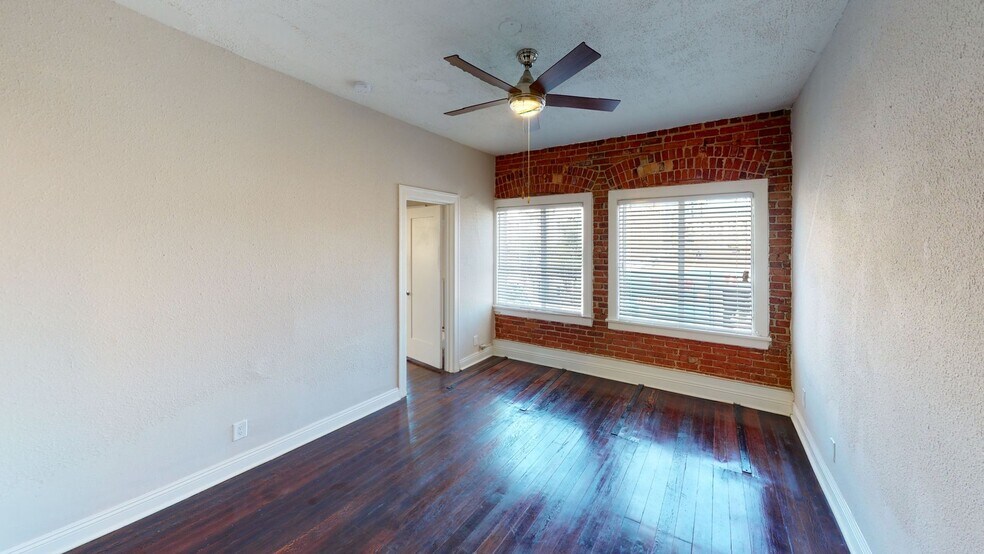 Interior Photo - Leeward Apts...New York Style..Gorgeous Newly Remodeled!