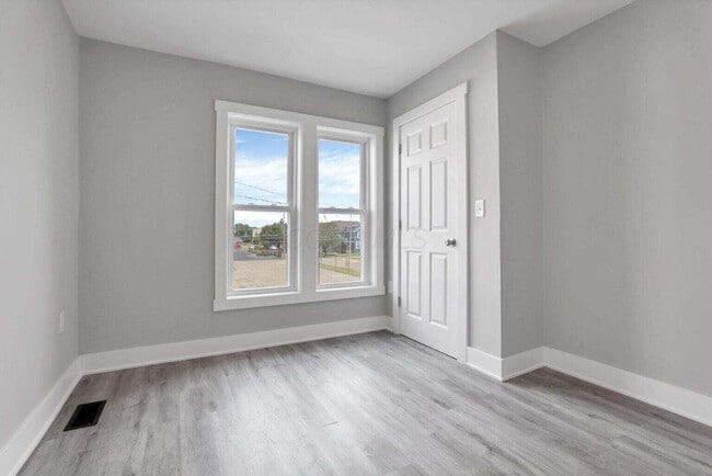 Building Photo - 1779 Parsons Ave