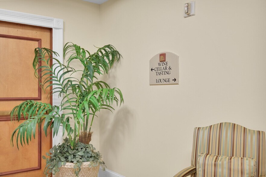 Building Photo - 400 E Bay St