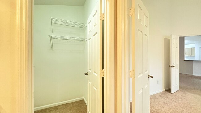 Building Photo - 1709 Pine Bay Dr