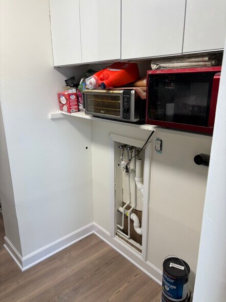 Washer dryer hookup - 701 Ferndale Ct