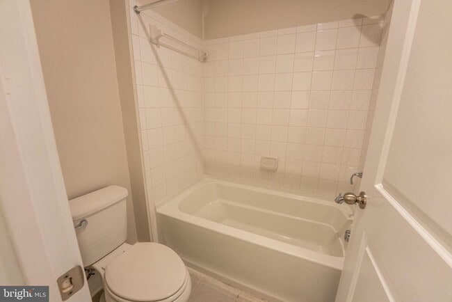 Building Photo - 1622 Sandpiper Bay Lp