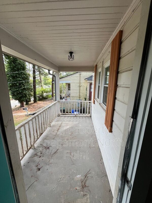 Building Photo - 468 Birney St NE