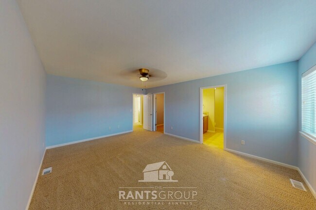 Building Photo - "Cozy" Meets "Modern": 3-Bedroom Home with Dreamy Front Porch Retreat!