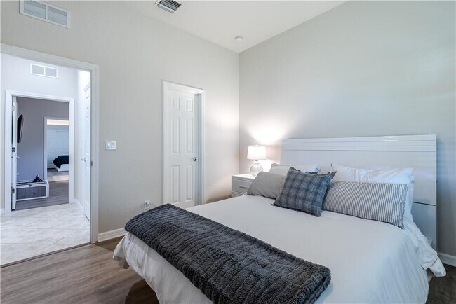 Building Photo - 3425 Siena Cir