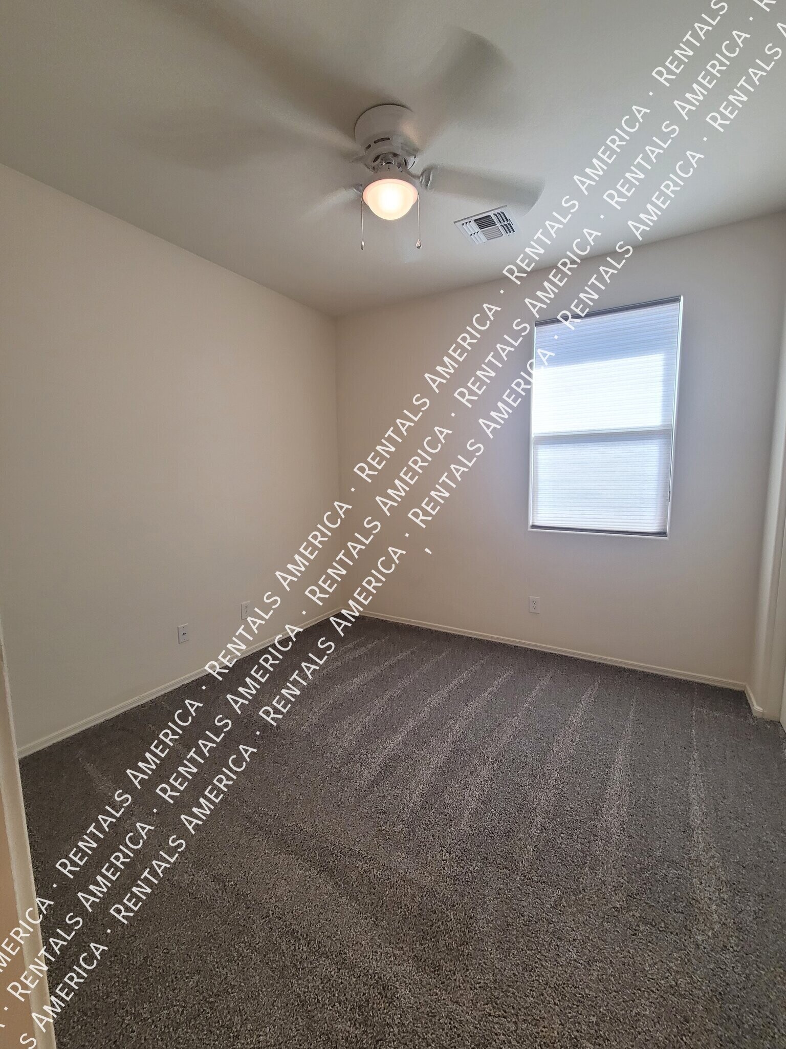 Building Photo - 21021 E Pecan Ln