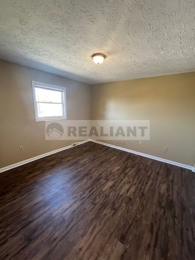 Building Photo - 1646 Foxhaven Dr