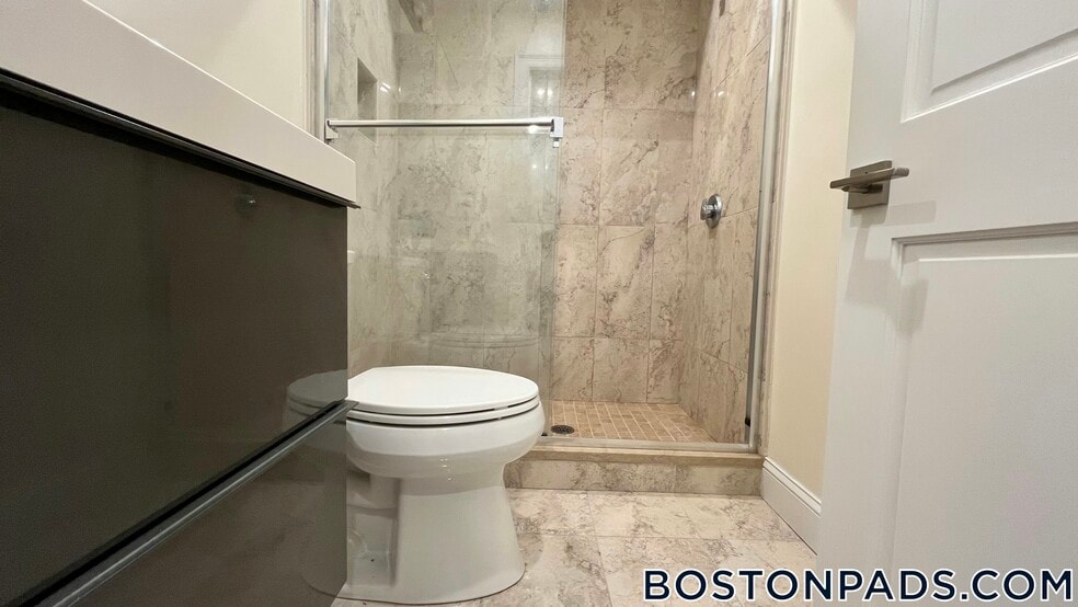 Building Photo - 1028a Commonwealth Ave