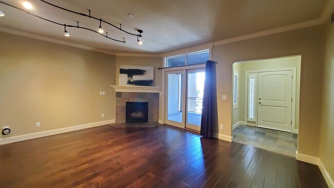 Building Photo - 133 W Northwood Ln