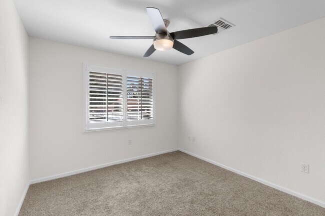 Building Photo - 6508 N 85th Pl