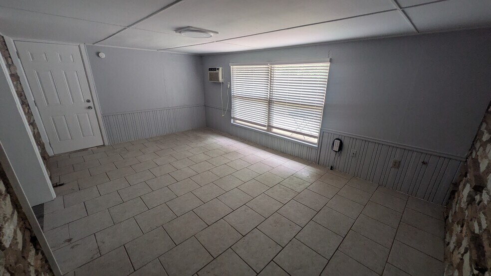 Building Photo - 1737 Westchester Drive