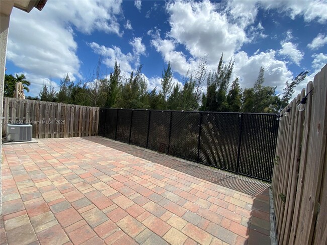 Building Photo - 10336 NW 70th Terrace